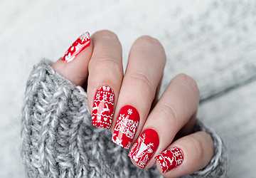 These 6 Winter Manicures are Trending Now
